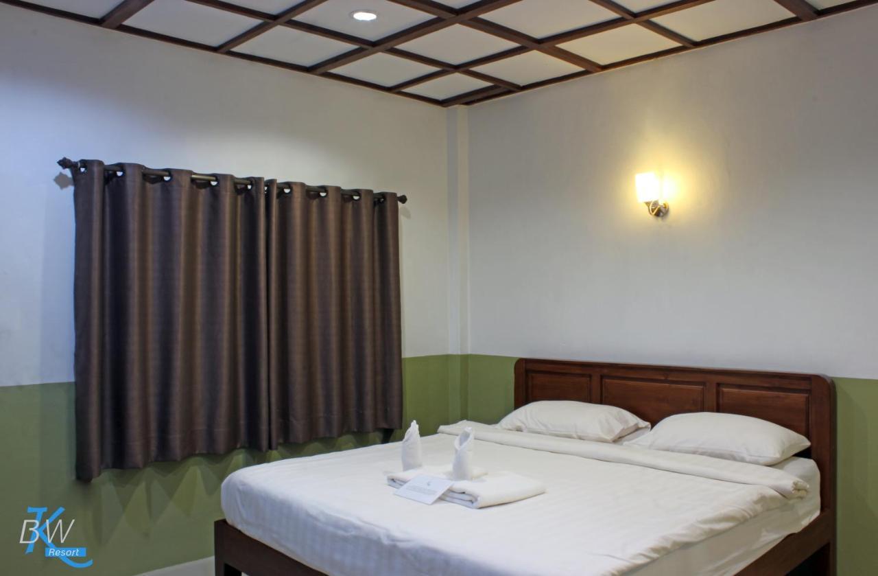 Baan Khue Wieng Resort Mae Sariang Bagian luar foto