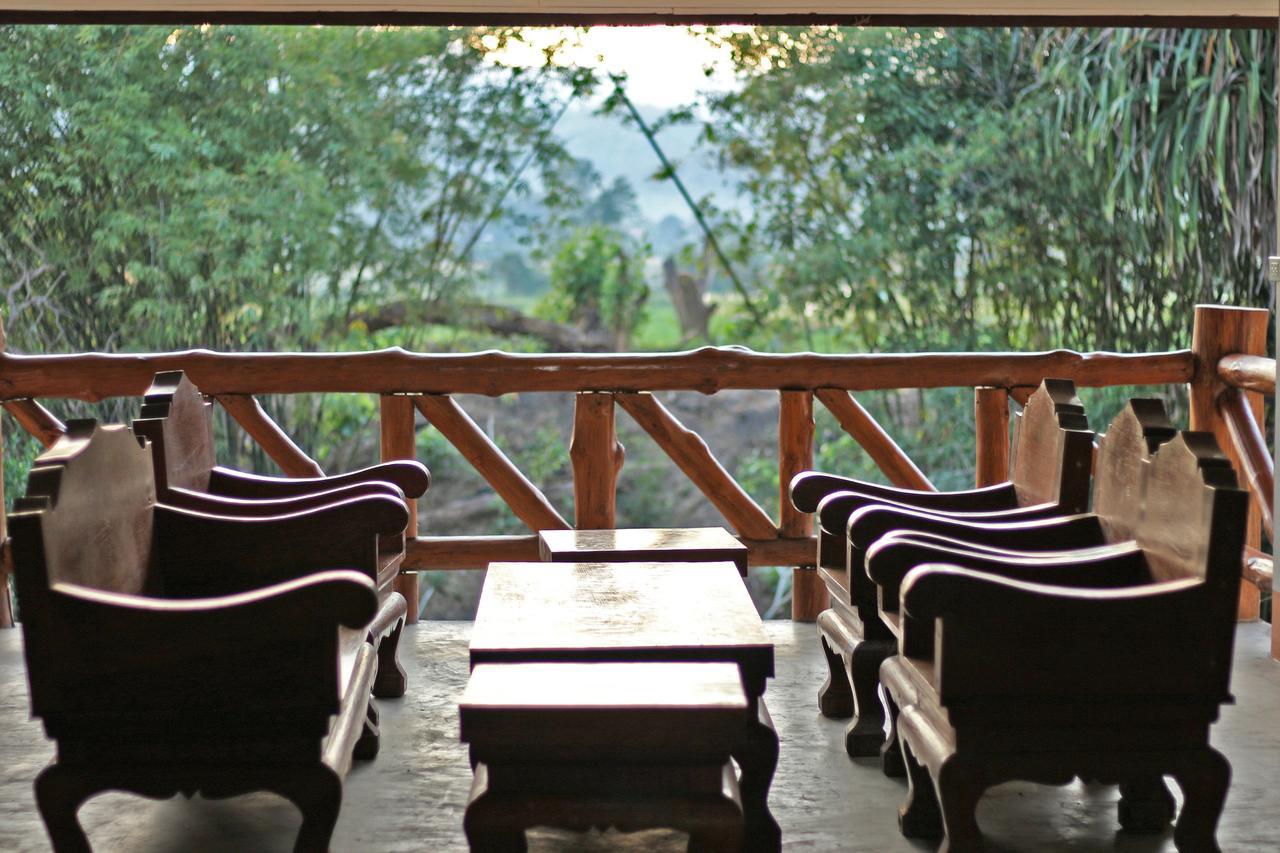 Baan Khue Wieng Resort Mae Sariang Bagian luar foto